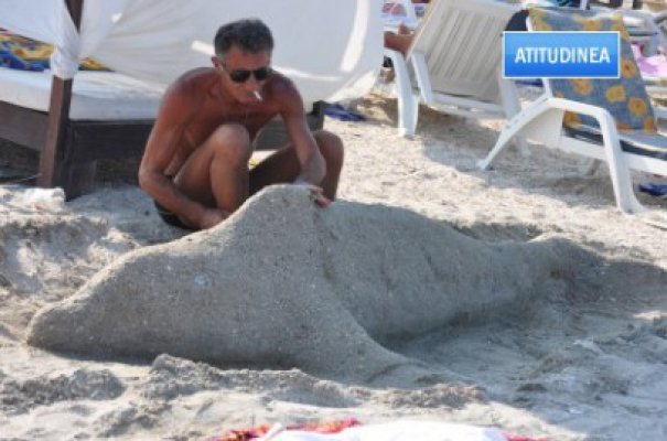 Un turist italian a transformat nisipul plajei din Mamaia în opere de artă